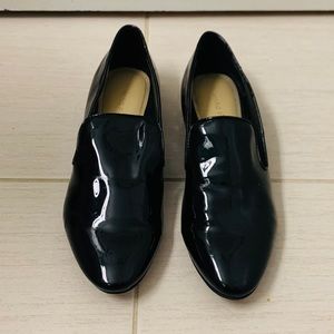 Marc Fisher enamel loafer shoes size 6M